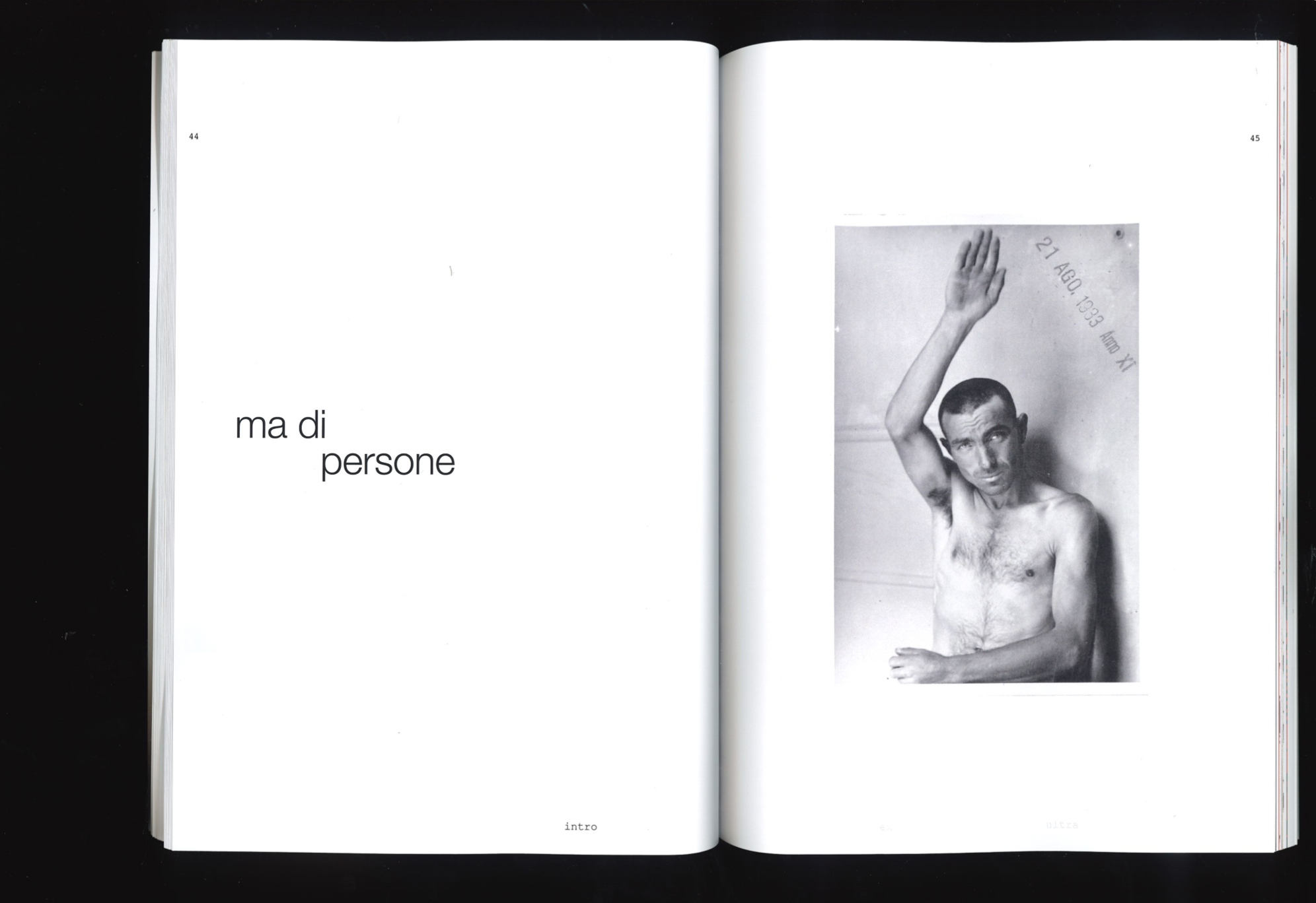 Manifesto pubblicitario mostra Persona